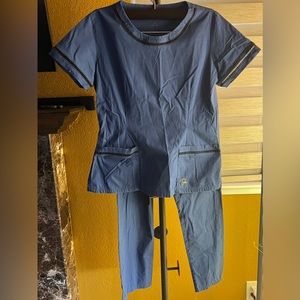 Jaanuu Scrub Set $15